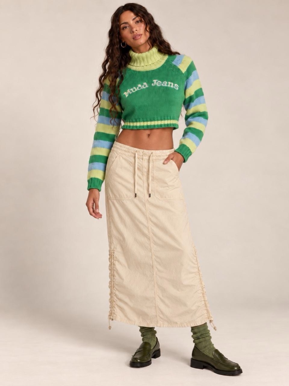 American Eagle cream cargo skirt.